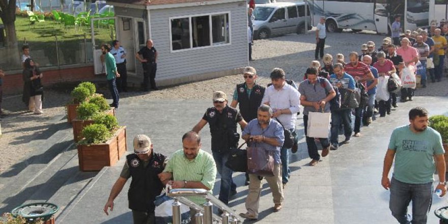 Bursa'da 19 FETÖ zanlısı hakim karşısında