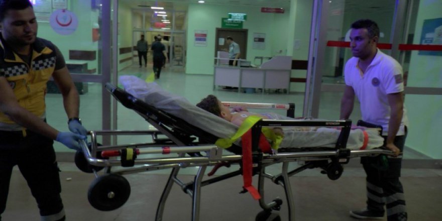 Çimlerde oynayan 2 yaşındaki çocuk elektrik akımına kapıldı!