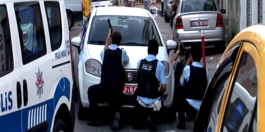 Gaziosmanpaşa'da devriye yapan polislere saldırı: 1 yaralı