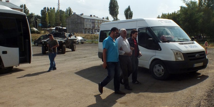 Eşbaşkan gözaltında...
