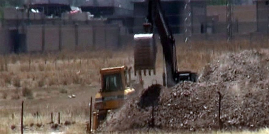 Gaziantep, Karkamış sınır hattında hendek kazılıyor