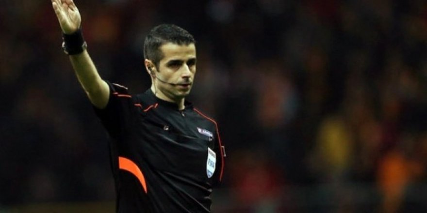 Hollanda - Yunanistan maçı FIFA kokartlı Mete Kalkavan'ın