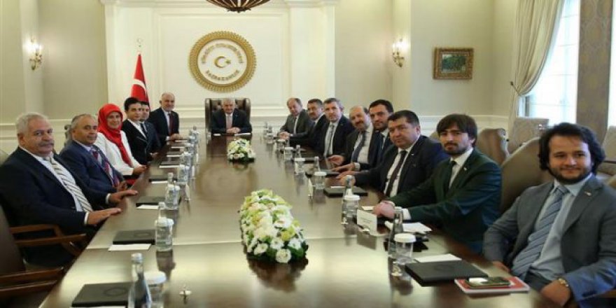 Başbakan Kızılay heyetini kabul etti