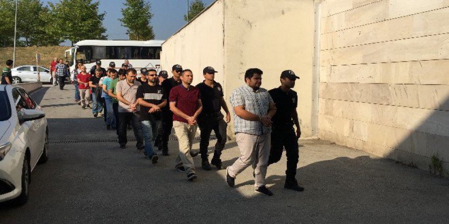Sakarya Üniversitesinde Görevli 11 Öğretim Görevlisi Adliyeye Sevk Edildi