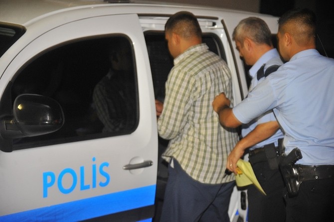 Gaziemir'de Tartıştığı Kız Arkadaşını Öldürdü