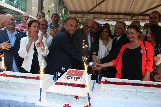 CHP İzmir'den Çifte Kutlama