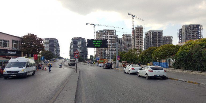 Böylesi görülmedi! İstanbul'da bütün yollar boşaldı