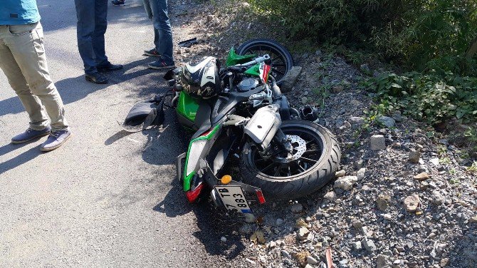 Ereğli'de Motosiklet Sürücüsü Duvara Çarptı
