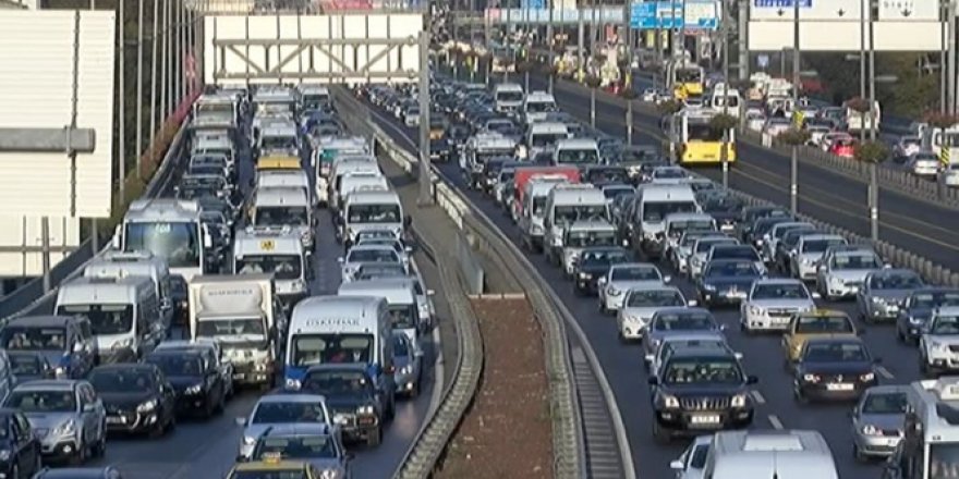 Okulların Açılması İstanbul'da trafiği felç etti!