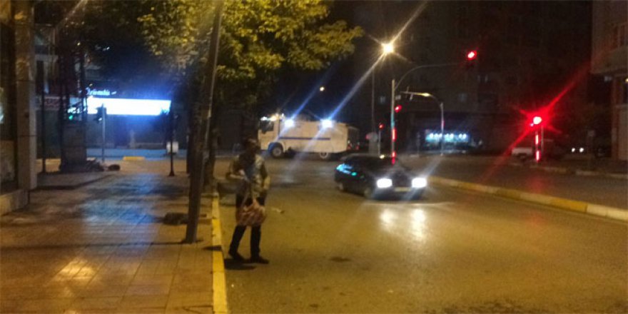 Van'da İpekyolu İlçe Emniyet Müdürlüğü'ne taciz ateşi ve patlama