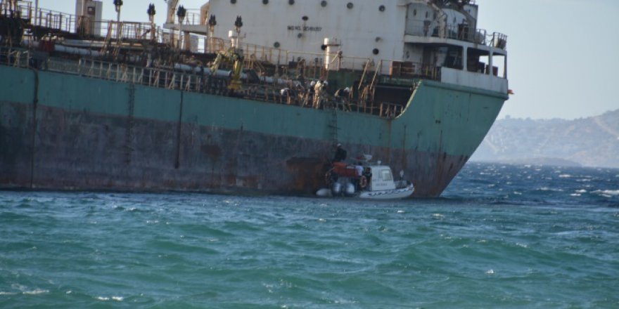 İzmir, Aliağa’da tanker karaya oturdu