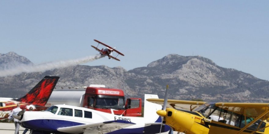 Uluslararası Karain Fly-In Festivali’ndeki akrobasi pilotları hayran bıraktı