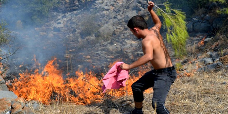 Mersin, Bozyazı'da çıkan orman yangını korkuttu