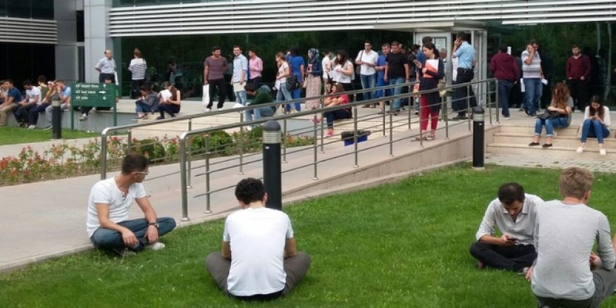 Kapatılan askeri yükseköğretim kurumlarının öğrencileri kayıtlarını tamamlayacak