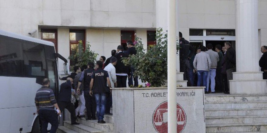 Afyonkarahisar’daki FETÖ'den 19 Kişi Adliyeye Sevk Edildi
