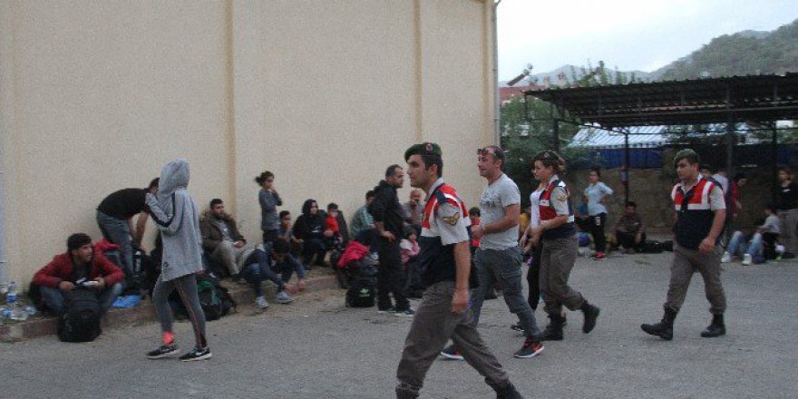 Muğla'da Yunanistan'a Kaçak Geçiş İçin 4 Bin Dolar Ödediler!