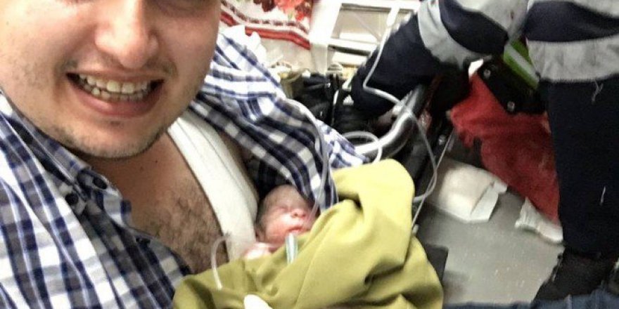 Erzurum'da Ambulansta Doğum Yapan Kadının Bebeği Doktorun Vücut Isısıyla Hayatta Kaldı