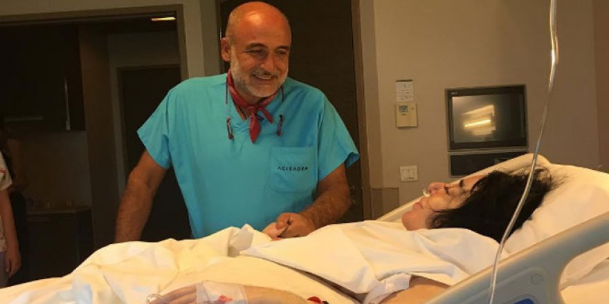 Demek Akalın, Nur Yerlitaş'ın ameliyat sonrası ilk fotoğraf