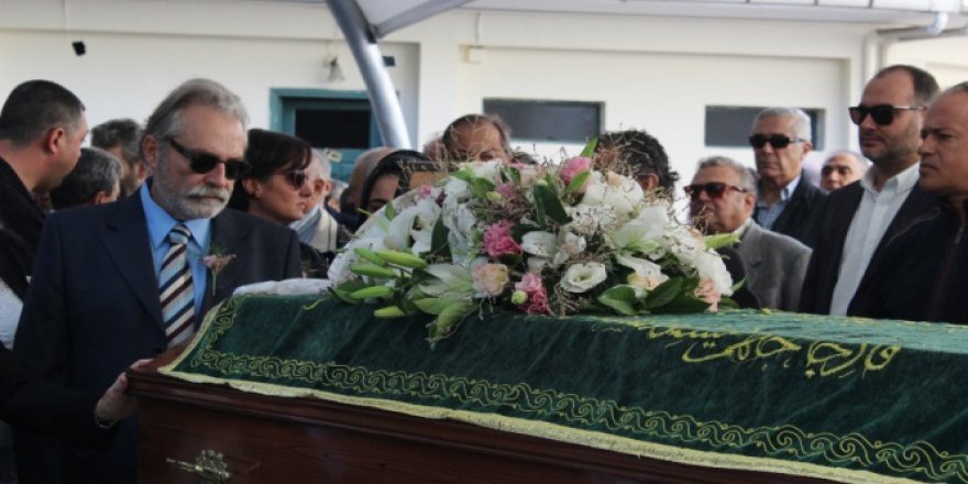 Ünlü Sanatçı Haluk Bilginer'in Annesi Vefat Etti!