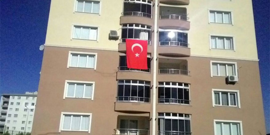 Hakkari'deki şehit ateşi İzmir'i yaktı