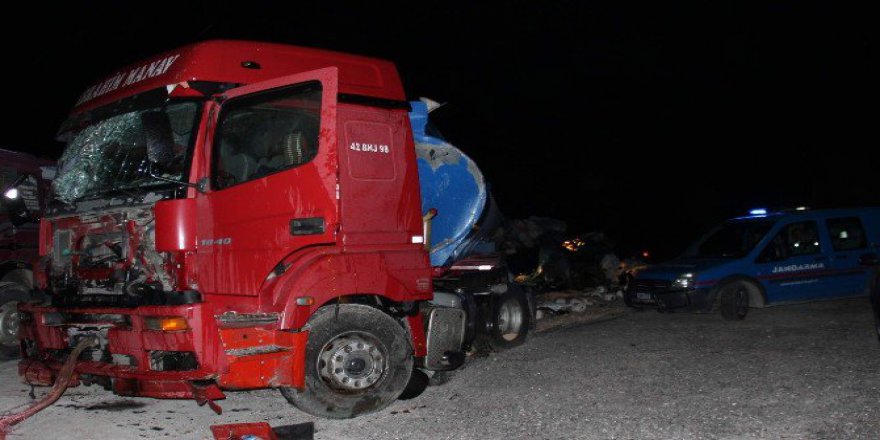 Kayseri-Malatya Karayolunda Tankerle Kamyon Kafa Kafaya Çarpıştı: 1 Ölü