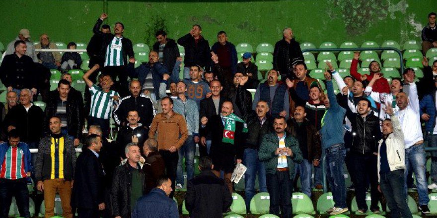 Giresun Kapalı ve Açık Cezaevindeki Mahkumlar Statta Maç İzledi