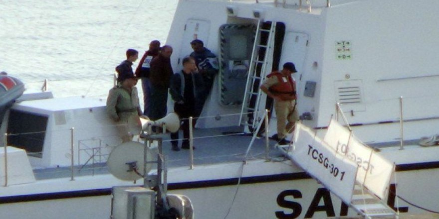 Zonguldak, Ereğli'de Yan Yatan Geminin 8 Personeli Kurtarıldı