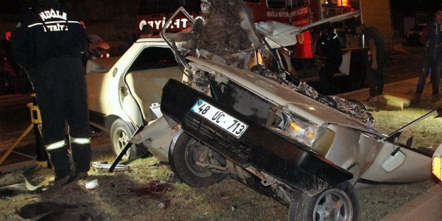 Bodrum’da Korkunç Trafik Kazası! Otomobil İkiye Bölündü; 1 Öldü, 1 Yaralı