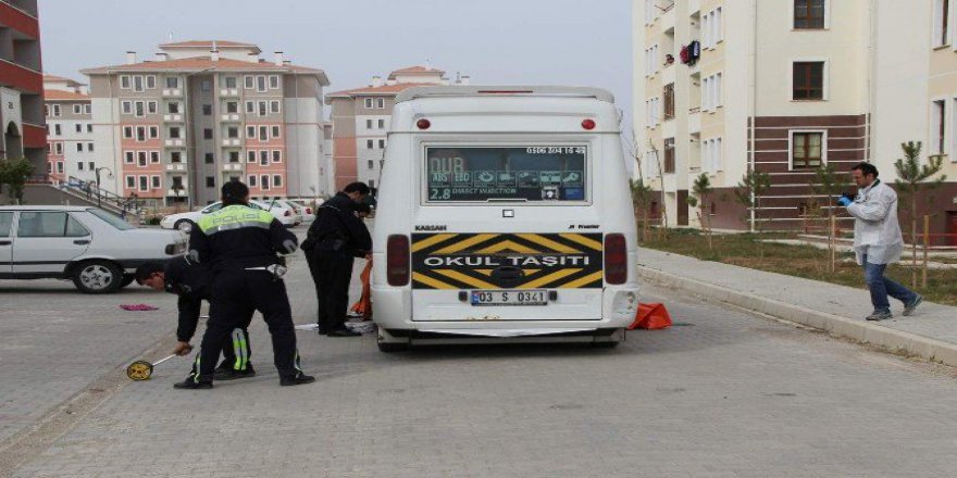 Afyonkarahisar'da Okul Servisinin Altında Kalan 6 Yaşındaki Çocuk Öldü