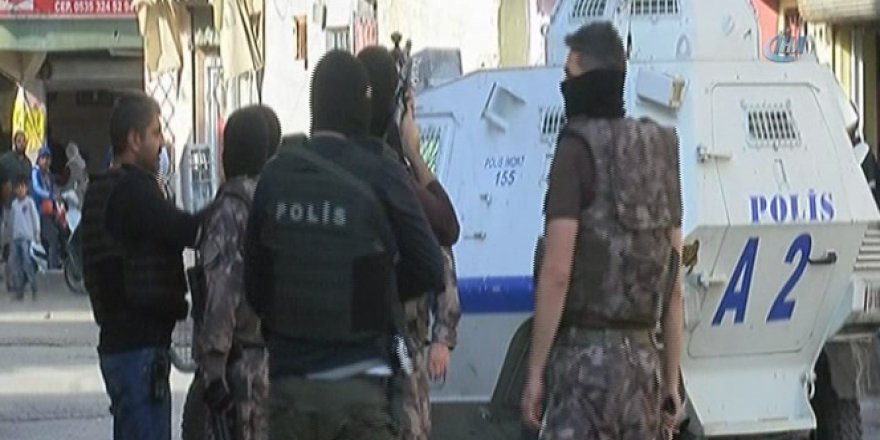 Özel harekat polisiyle torbacıya şok baskın