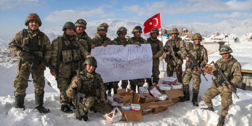 Öğrencilerden Mehmetçik'e Anlamlı Destek