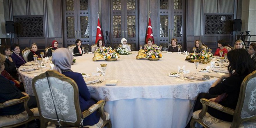 Emine Erdoğan'dan vesayet vurgusu