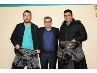 Turgutlu Belediyesi’nden Genç Güreşçilere Destek