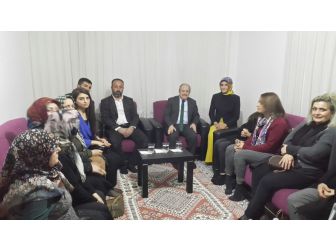 Ak Parti’de Referandum Çalışmaları Sürüyor