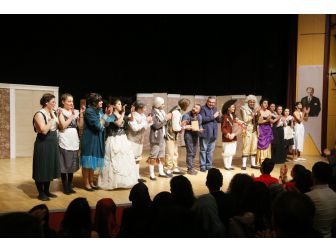 Kırklareli, Dünya Tiyatrolar Günü’ne Perdelerini Açtı