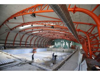 Karşıyaka’nın İlk Kapalı Havuzu Tamamlanıyor