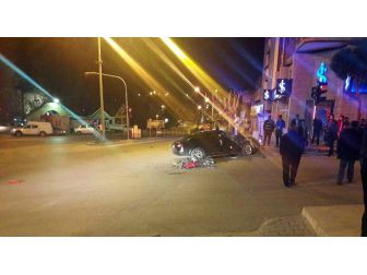 Motosiklet Otomobille Çarpıştı: 2 Ölü, 2 Yaralı