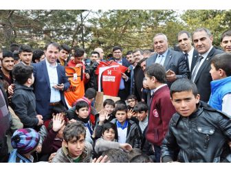 Keçiören Belediyesinden Spor Kulübüne Malzeme Yardımı