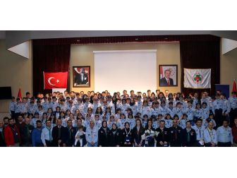 200 İzci Yemin Etti