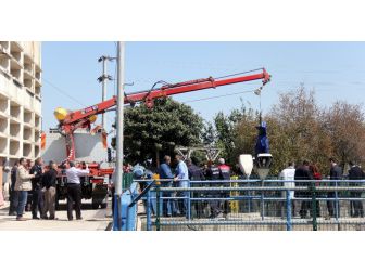 Sulama Kanalında Bulunan Ceset Vinçle Çıkarıldı