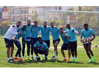 Efecan Karaca: "Desteğe Çok İhtiyacımız Var"