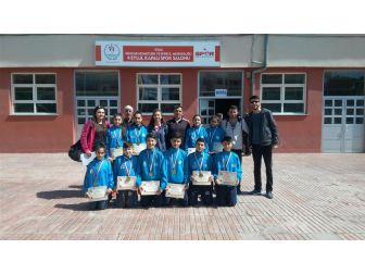 Malatya Badminton Takımı Yarı Final Müsabakalarını Birincilikle Tamamladı