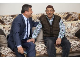 Başkan Karabacak Yaşlı Seçmene Araç Tahsis Edecek