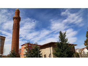 Tarihi Eğri Minare Restore Edilecek