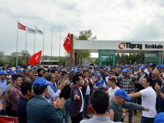 Petrol-İş Sendikasına Bağlı 3 Bin 500 İşçi İş Bıraktı