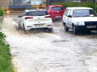 Bilecik’te Öğleden Sonra Sağanak Yağmur Etkili Oldu