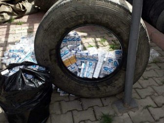 Malatya-Kayseri Karayolunda Lastik İçinde Kaçak Sigara Yakalandı