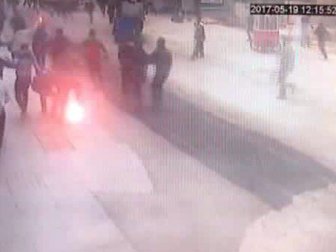 Fenerbahçeli Taraftarlarla Olympiakos Taraftarlarının Kavga Anı Kameralara Böyle Yansıdı