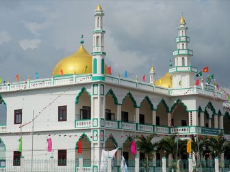 İHH 'dan Vietnam'a en büyük camii