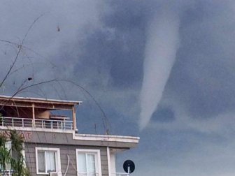 Tekirdağ, Çerkezköy'de Semalarında Hortum Görüldü